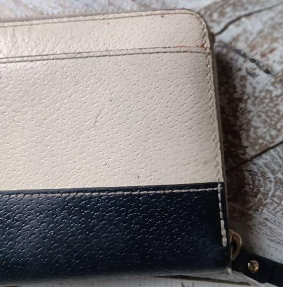 Kate Spade  Cream & Black Leather Logo Wallet⚘️Closet Clean Out Of Older Bags. - Picture 5 of 14